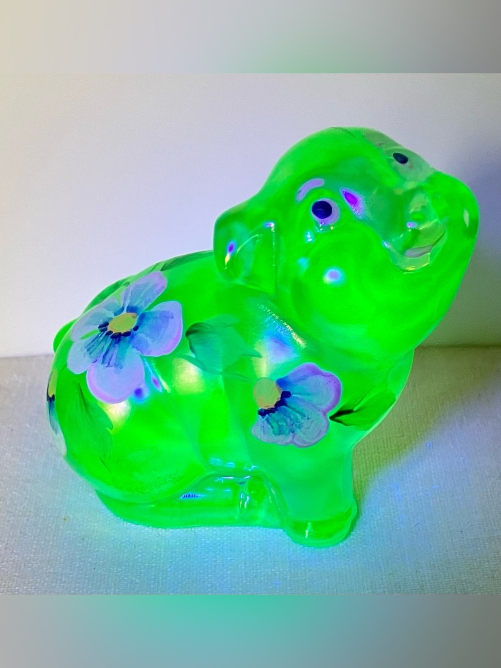 Fenton Pig Figurine Glow 2005 “ Pansy Morning” Apple green , Hand Painted signed